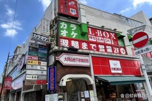 真有冲劲儿！杰伦-威廉姆斯半场多次冲击内线 10中8轰19分4板4助